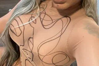 I am Latina - 25 - Image 3