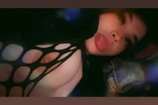 special green eyes an soft van... - Image 2