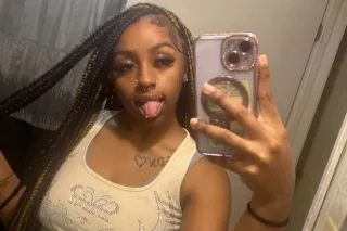 Sweet but seductive 🍭✨ Attentive to every detail 🌹Real connection, no time for games ❗Outcall & Incall ready ✅🍑 Anal👄💦 Oral🚫 No GFE - Image 2