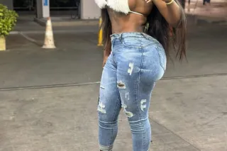 Sexy woman that I'm only here ... - Image 2