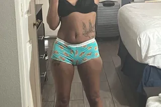 4'11 brownskin FUNSIZE, futuri... - Image 1