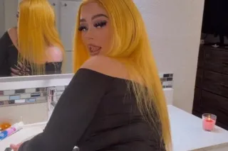 😝💦Freaky with a Fat Azz 🍑Pretty Feet 👣 Pink Shaved Pussy 🌷& Thick thighs😍😝 - Image 5