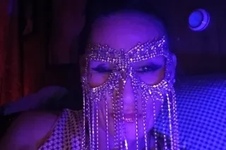 new girl on the block - Image 5