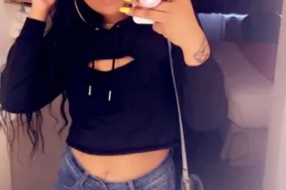 🌺Brazilian beauty 🌺 SI HABLA E... - Image 1