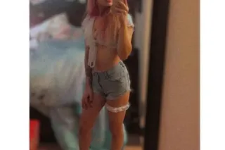 blonde  brunette  both  🤫 - 26 - Image 1