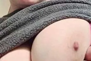 Indy's FuN-sIzEd Tr3aT offerin... - Image 1