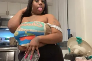 Hey babe Lets play specials go... - Image 1