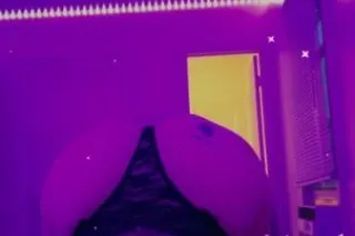 PRETTY PINK PUSSY - Image 1