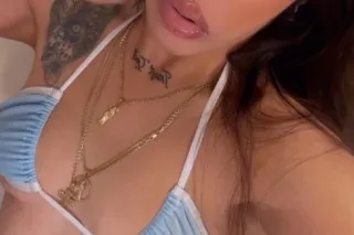 New Tattooed Latina 💃🏽💕 Outcal... - Image 1