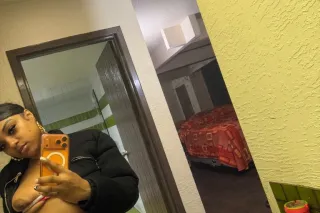 5'3 NEW IN TOWN⭐ 5 STAR THROAT... - Image 3