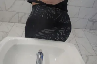 MY MILKSHAKE BRINGS ALL THE BO... - Image 2