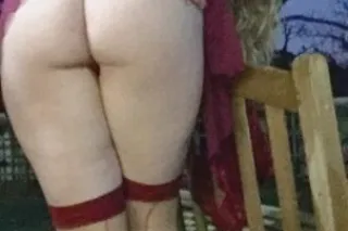 Geeky Girl-Next-Door / Blonde ... - Image 4