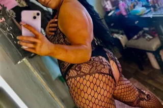 THE FREAKS COME OUT AT NIGHT🤤✨... - Image 3