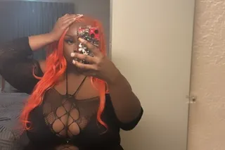 Thick And Juicy 🤪🤭 With A Phat... - Image 3