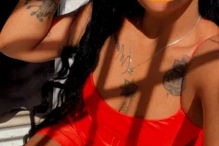 Latina coqueta - 24 - Image 3