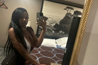 GODMORNING 😍🥰 //BUSTY EBONY Ou... - Image 2