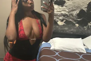 GODMORNING 😍🥰 //BUSTY EBONY Ou... - Image 1