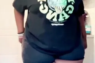 PRETTY BITCH BEST HEAD IN THE ... - Image 3