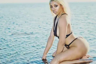 Your sweetest splash yet 😉💦💋 -... - Image 3