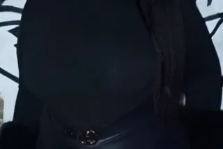 😘Top Notch Brownskin Bombshell... - Image 4