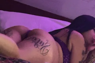 In town only for a few days 😜‼... - Image 4