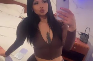 In town only for a few days 😜‼ - Image 7