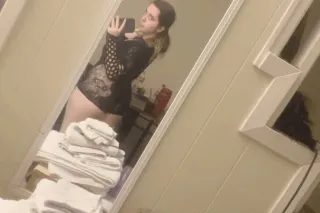 (NEW in Town) I'm here for a good time. Not a long time. Come see me while I'm in town. - Image 5