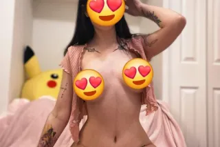 Young Hot Sexy😘 Queen💕✨Horny C... - Image 1