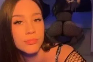 Super freaky Girl 😩💜💦💋Text me ... - Image 2