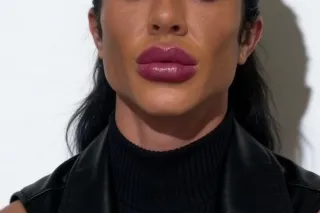 Female Bodybuilder - Image 12