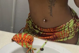 The darker the berry, the swee... - Image 3