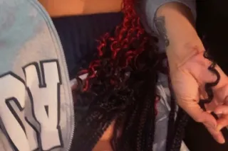 contebt abd facetime shows off... - Image 2