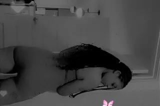 contebt abd facetime shows off... - Image 3