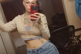 deep throught queen 👑 quenn of the universe - Image 11