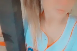 Im Different - 32 - Image 2