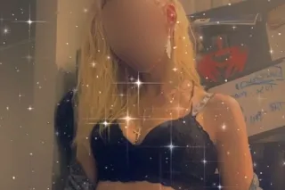 **NEW**Mouth-watering blonde ready to quench your thirst - Image 5