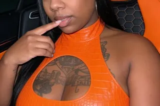 Big Round Boobs 💋 Round Butt 💚... - Image 4