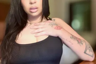 𝟣𝟢𝟢% 𝑀𝑒 𝑜𝓇 𝒾𝓉’𝓈 𝐹𝑅𝐸𝐸 🍑 OUTCALL... - Image 1