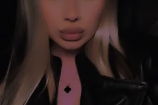 Blonde Petite Babe 😍 The Spinn... - Image 3