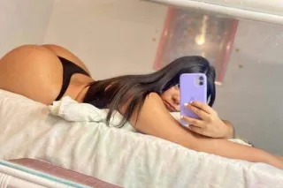 Sexy latina😘 dispuesta a cumpl... - Image 2