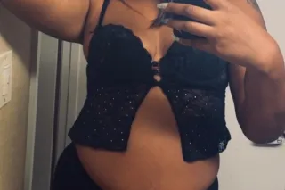 💋 💕NEW IN TOWN ✈✨️ ✨ Unforgett... - Image 2