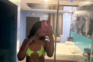 2 Girls Available👯♀ 5'4 PETITE BUT MY THROAT 6'6 🫦 CUM SEE ME NOW AVAILABLE 25/8 ✅ - Image 6