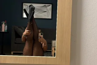 Early Bird Gets the Worm😏✨😘 - Image 3