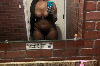 Come Feel How Deep My Throat Is 👅💋 - Image 1