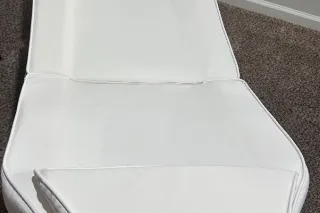 discreet location _full body m... - Image 4