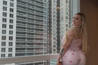 Gorgeous Blonde Upscale . Always up Late . New - Image 5