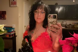 Sexy Mexican bombshell ready t... - Image 3