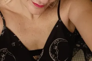 cum get wet from my showers - ... - Image 1