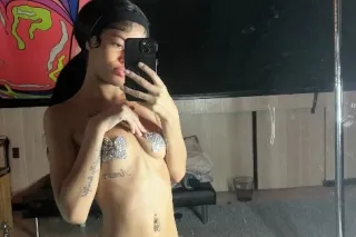 lightskin snow bunny 💛💛 - 21 - Image 1