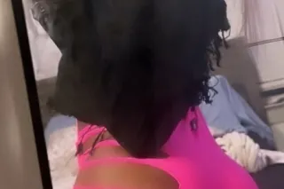 Petite & Sexy (80 car dates 15... - Image 2